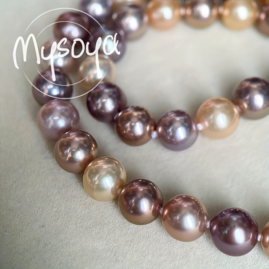 Колье ручной работы с яркими конфетными цветами и пресноводными жемчужинами размером 9-11 мм, представленное в подарочной коробке. Идеально подходит как для повседневной носки, так и для особых случаев.