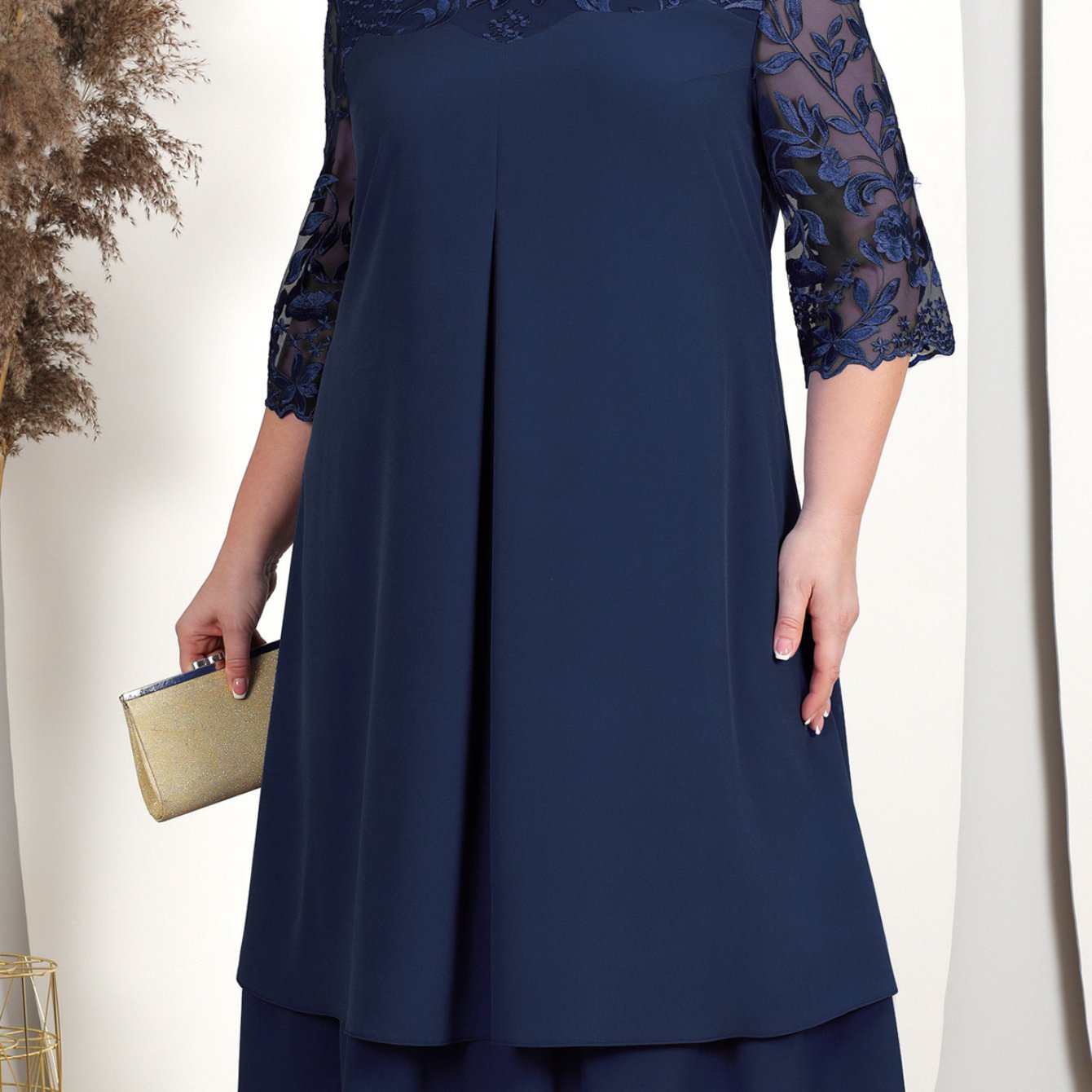 Plus Size Mother of the Bride Dress with Embroidered Chiffon Patchwork and Round Neck