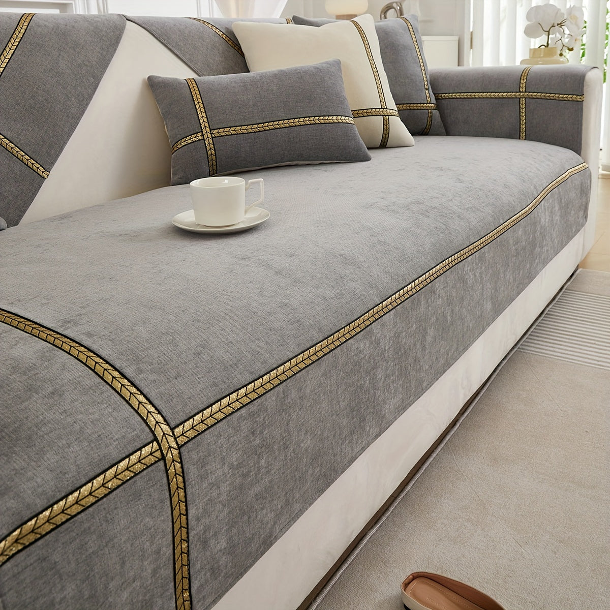 Серый чехол на диван из шенилля с золотой плетеной отделкой, противоскользящий, подходит для домашних животных, для 1-4 местных