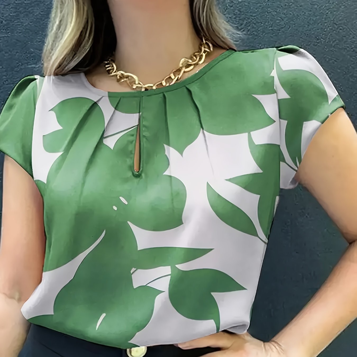 Camisa de manga corta con estampado floral casual para mujer, de poliéster, cuello redondo, ajuste suelto, top de verano