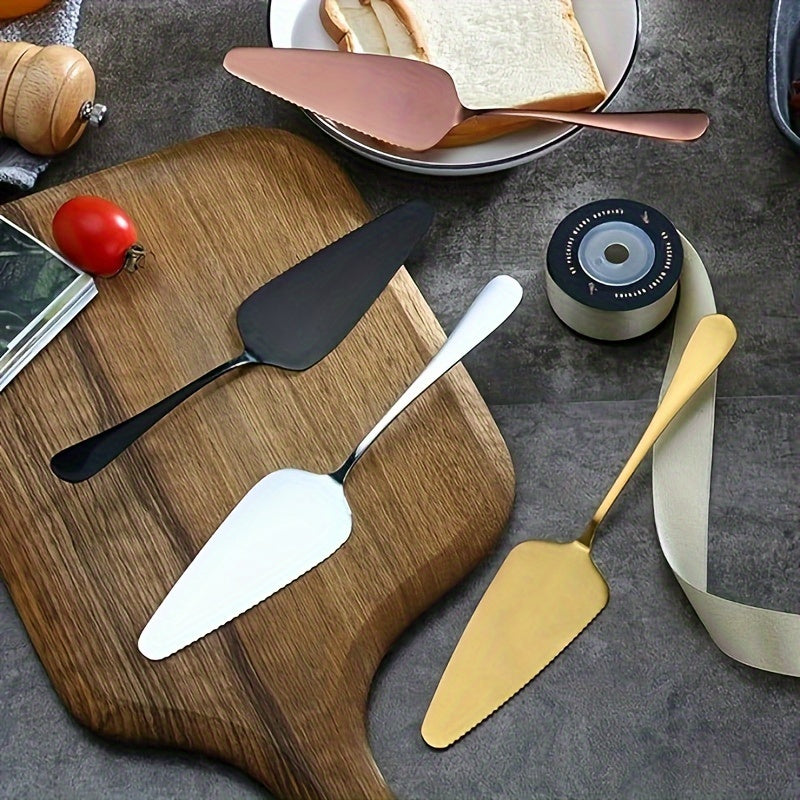 Zarif oltin tort pichog'i va xizmat ko'rsatish to'plami, to'ylar, partiyalar va har kuni foydalanish uchun ideal. Nikel qotishmasidan tayyorlangan, idish-tovoq tozalash mashinasida yuvish mumkin.