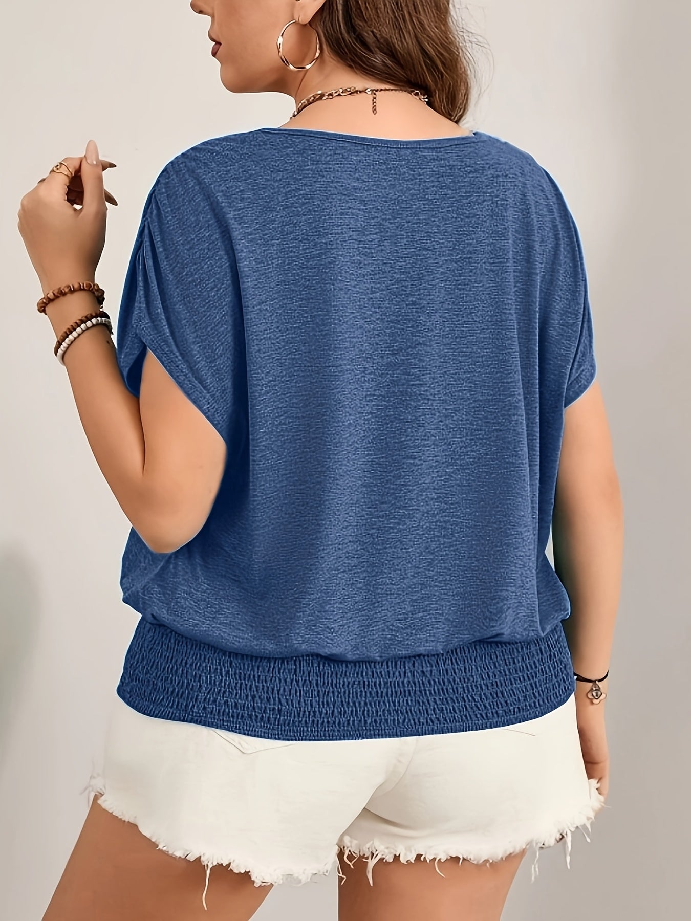 Ayollar uchun keng ko'lamli kundalik T-shirt, bir rangli, qisqa qo'l, to'qima mato bilan teksturali