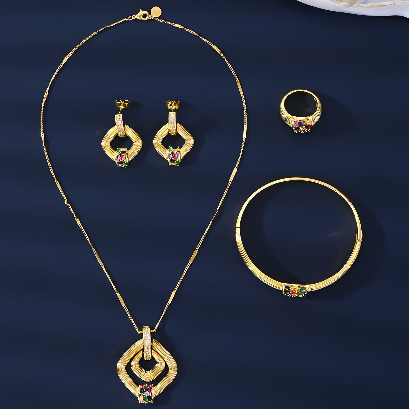 MEIZ tomonidan Vintage Luxury Style Jewelry Set - Nafis 18K oltin qoplamali zirkon to'plami, zargarlik buyumlari, bilaguzuk va uzukni o'z ichiga oladi - Har kuni kiyish yoki sovg'a berish uchun ideal
