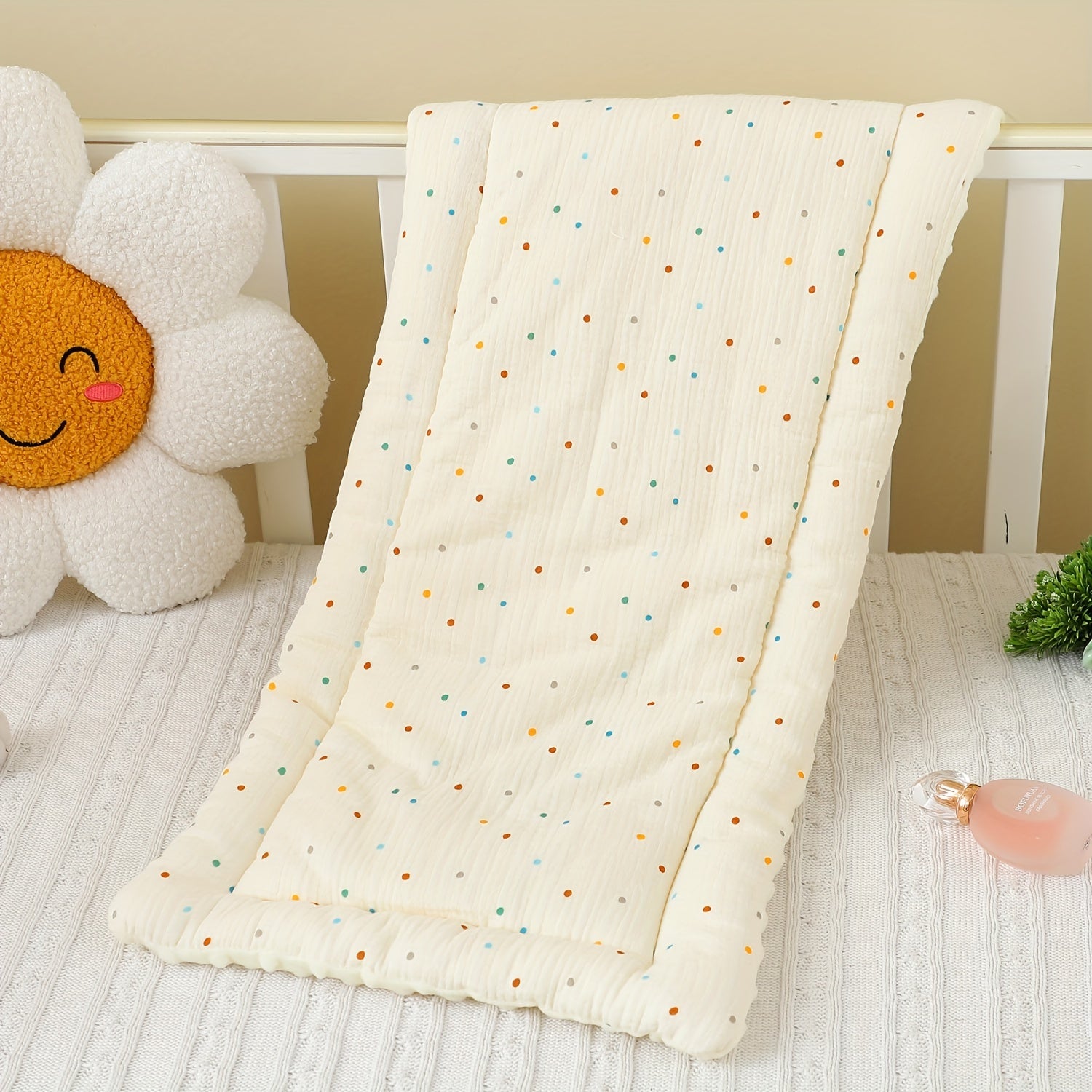 Yumshoq gazli stul qoplamasi, mo'yna bilan qoplangan va qo'ziqorin bargi dizayni bilan, bolalar uchun aralash ranglarda