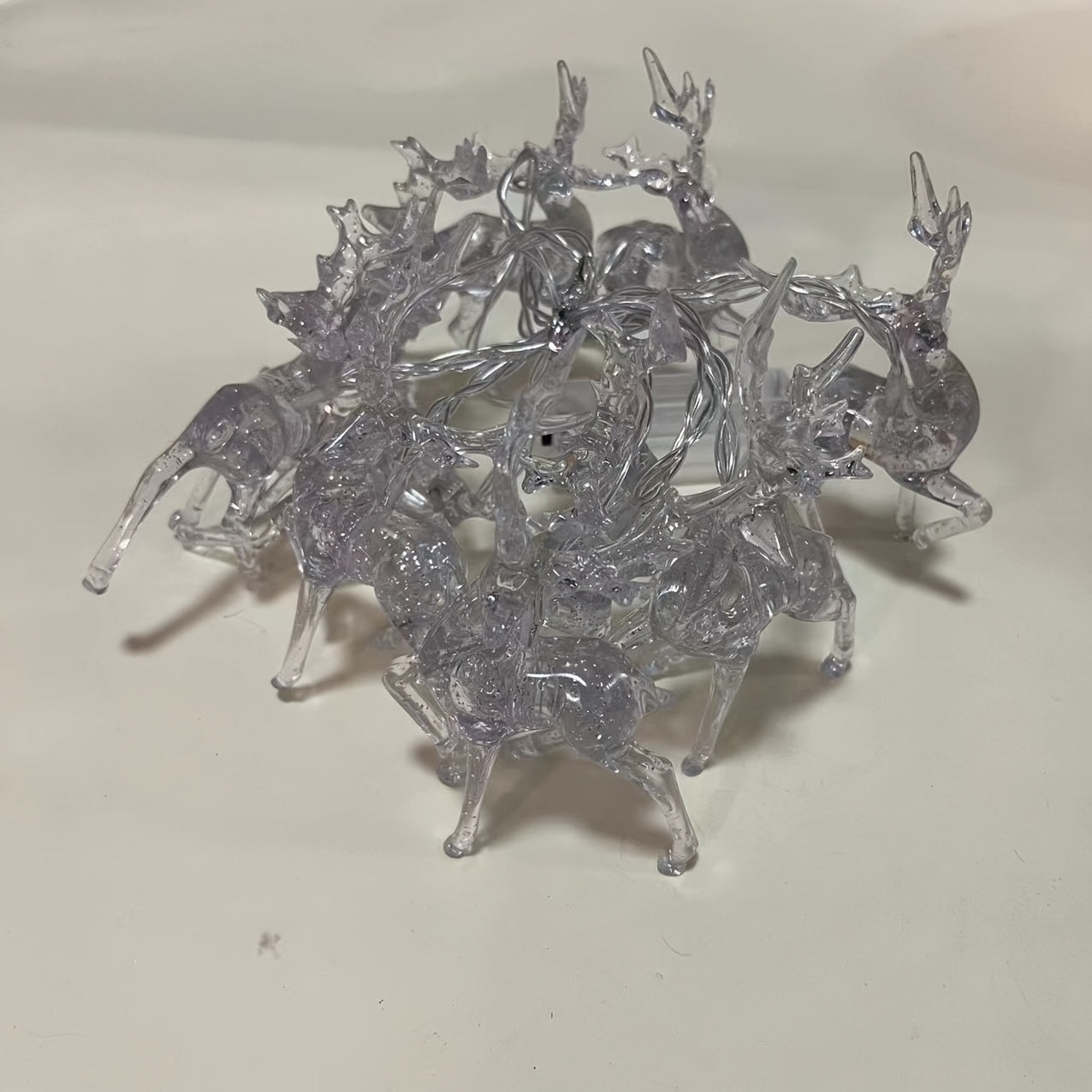 Yilqiz LED ip chiroqlari bayram va to'y bezaklari uchun, batareyalar bilan ishlaydigan va turli muhitlar uchun mos. Daraxtlar, pardalar, guldastalar, bog'lar va yotoqxonalarda yaxshi. (Batareyalar kiritilmagan)