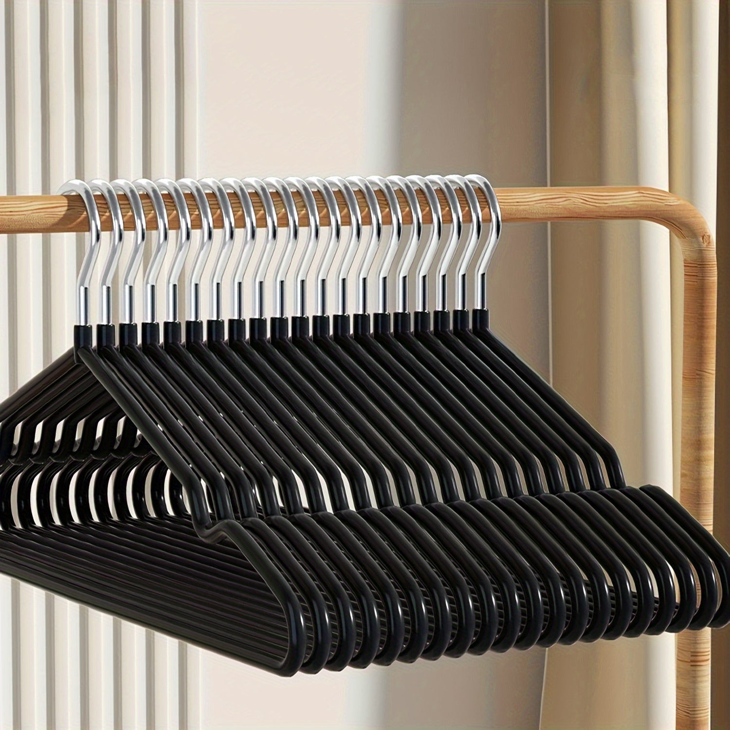 Juego de 30 perchas de metal para ropa antideslizantes y duraderas para organización del armario