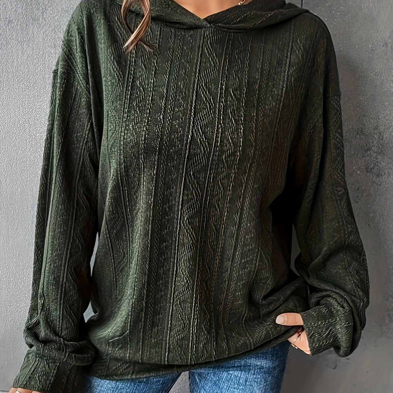 Sudadera con capucha para mujer de tallas grandes en verde con bolsillos frontales y estilo casual