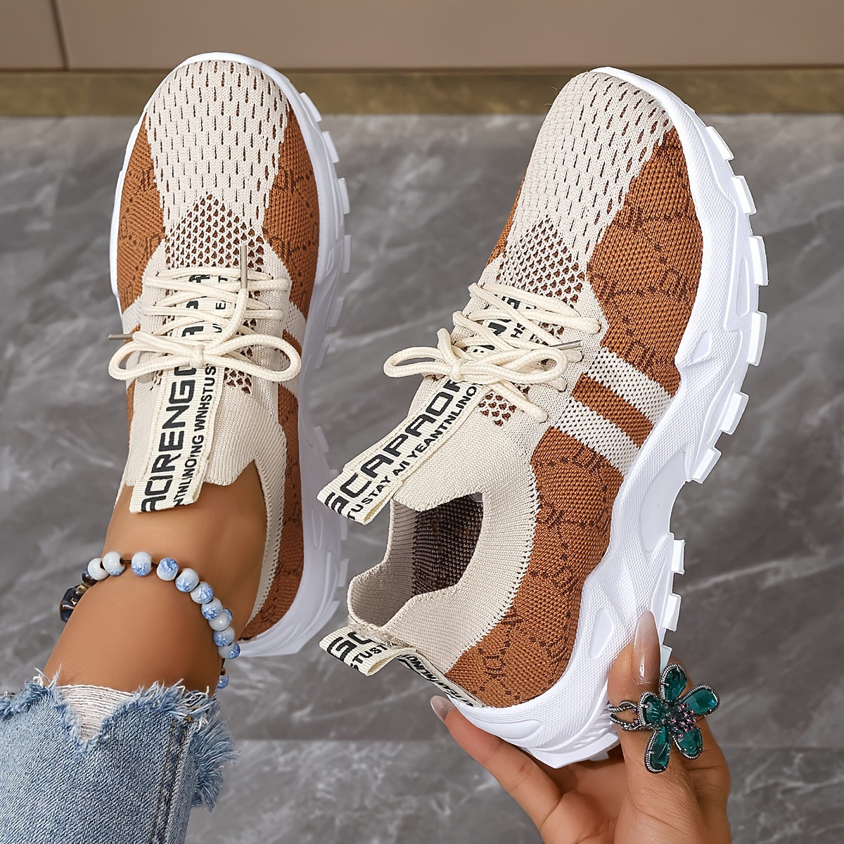 Women's Breathable Knit Running Shoes Lightweight Low-Top Sneakers