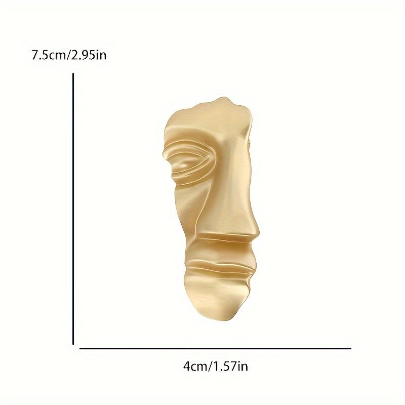 Large Matte Gold Brooch with Literary Human Face Design for Fashion Accessories