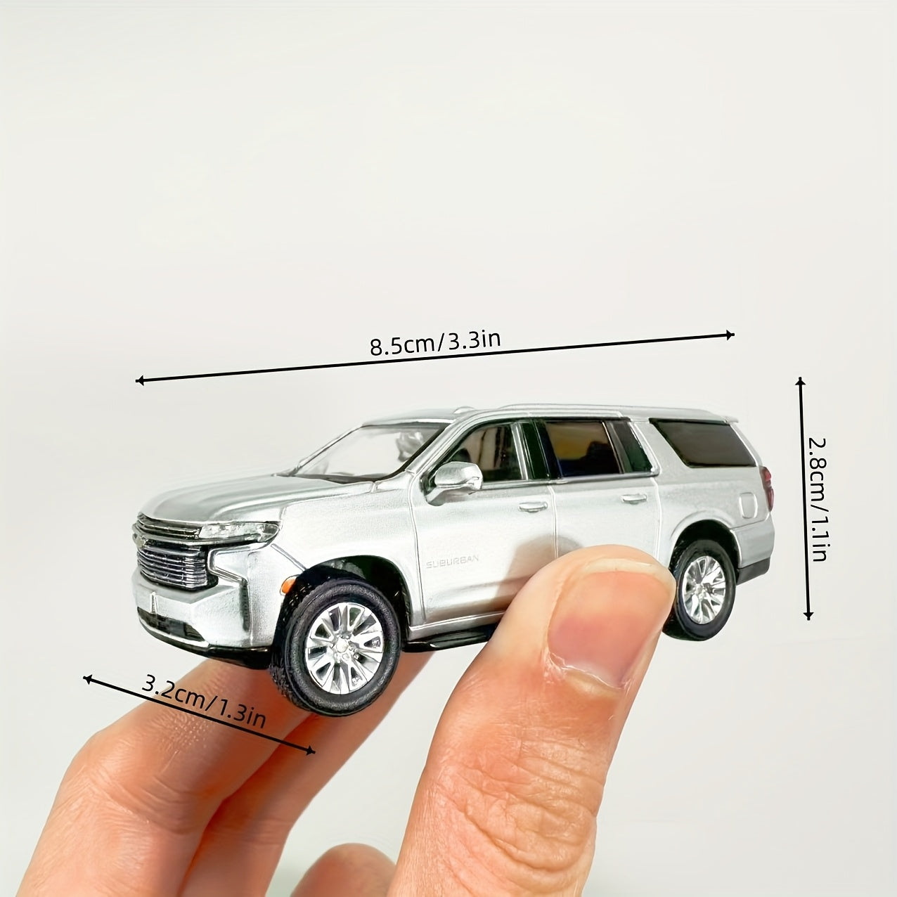 Coche de juguete para niños, modelo de aleación para Chevrolet Suburban SUV, clásico, de fundición a presión, coleccionable