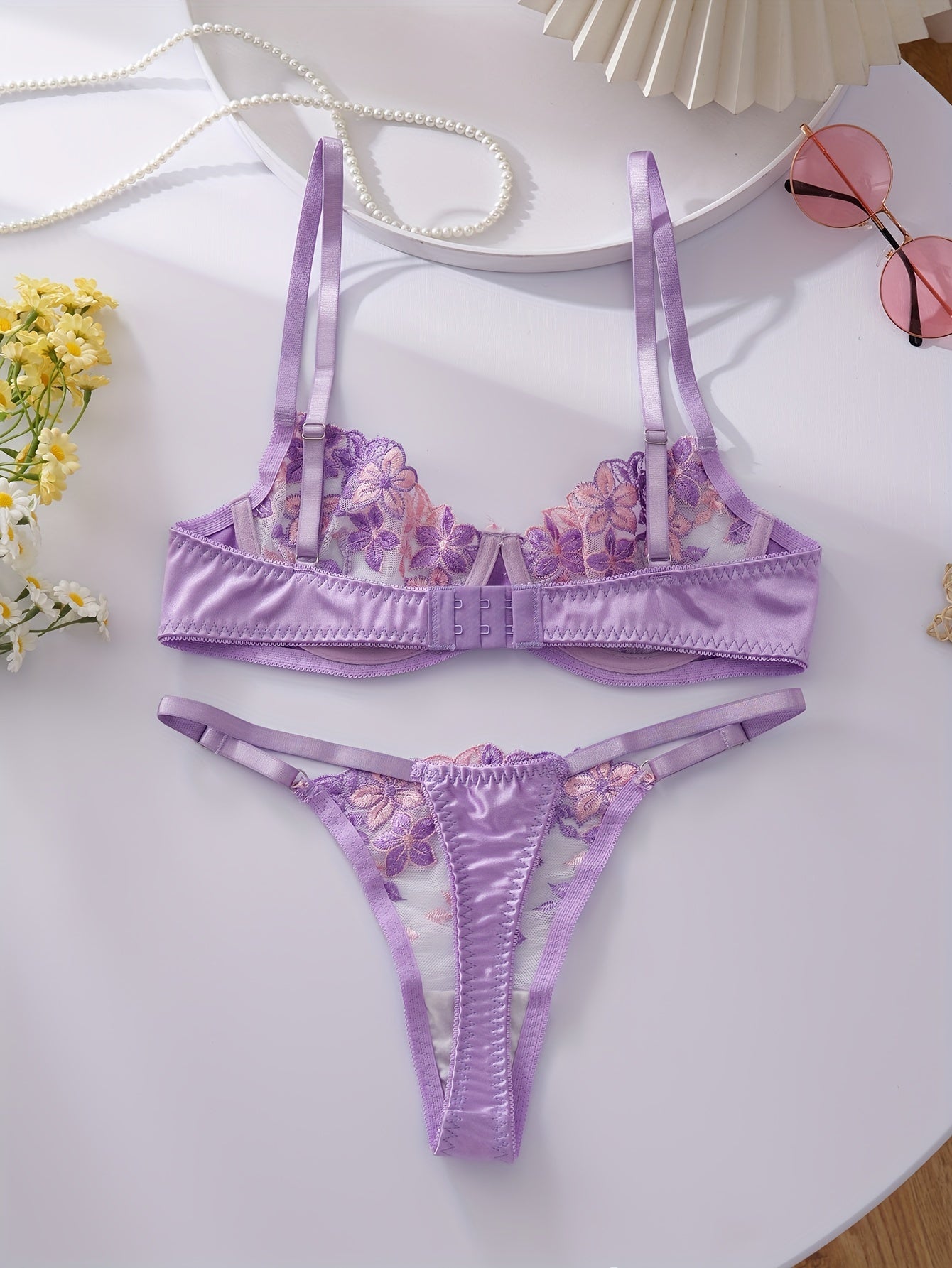 Women's Floral Embroidered Lingerie Set Polyester Elastane Medium Support Underwire Bra