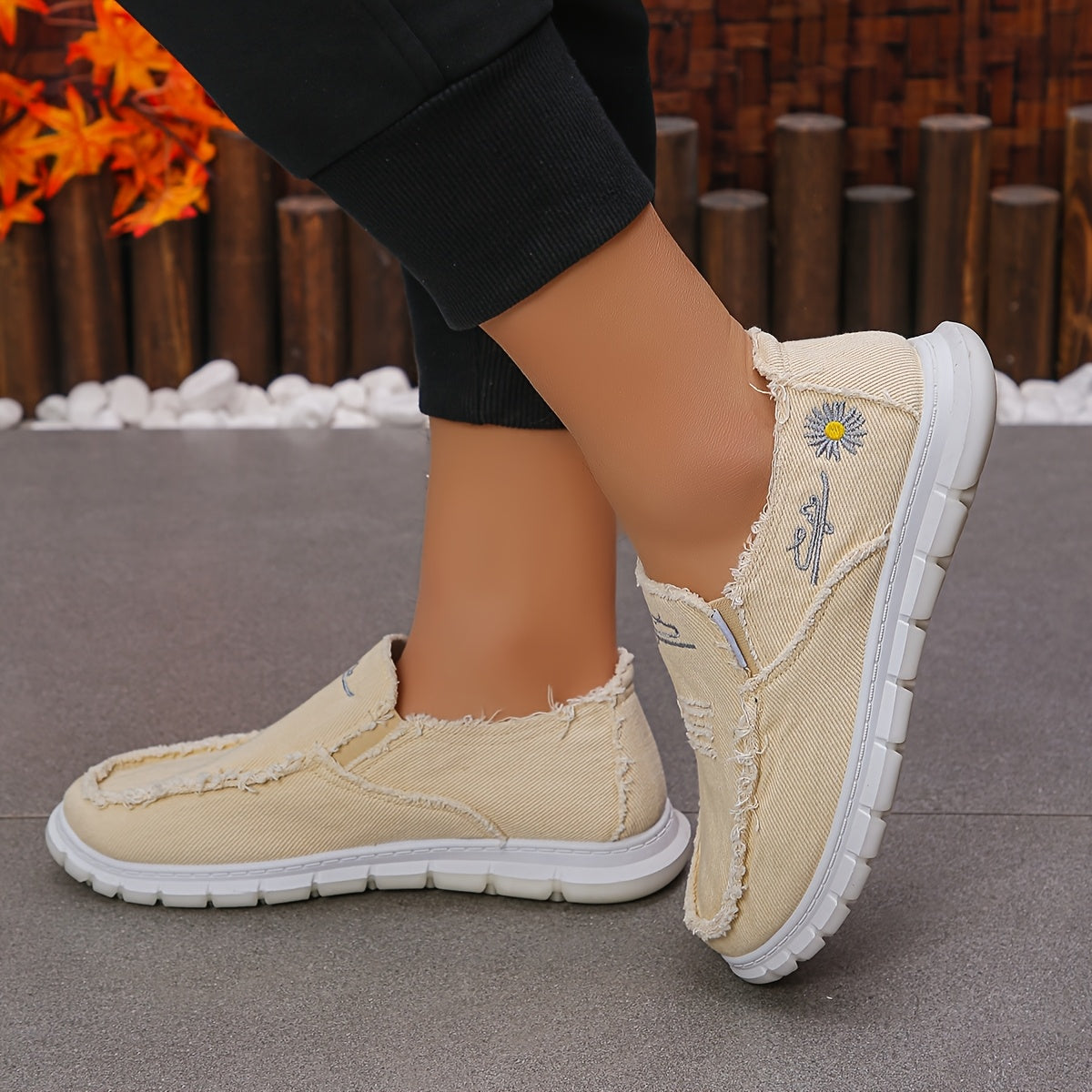 Women's Slip-On Loafers Black Floral Non-Slip PVC Sole All-Season