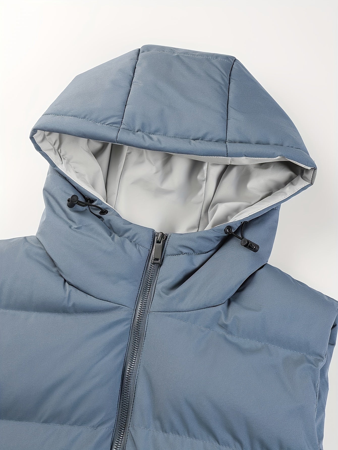 Erkaklar uchun zaytun yashil kapüşonli jilet, fermuarlı cho'ntaklar bilan, yengsiz, mashinada yuvish mumkin bo'lgan polyester, kuz/qish uchun ideal.