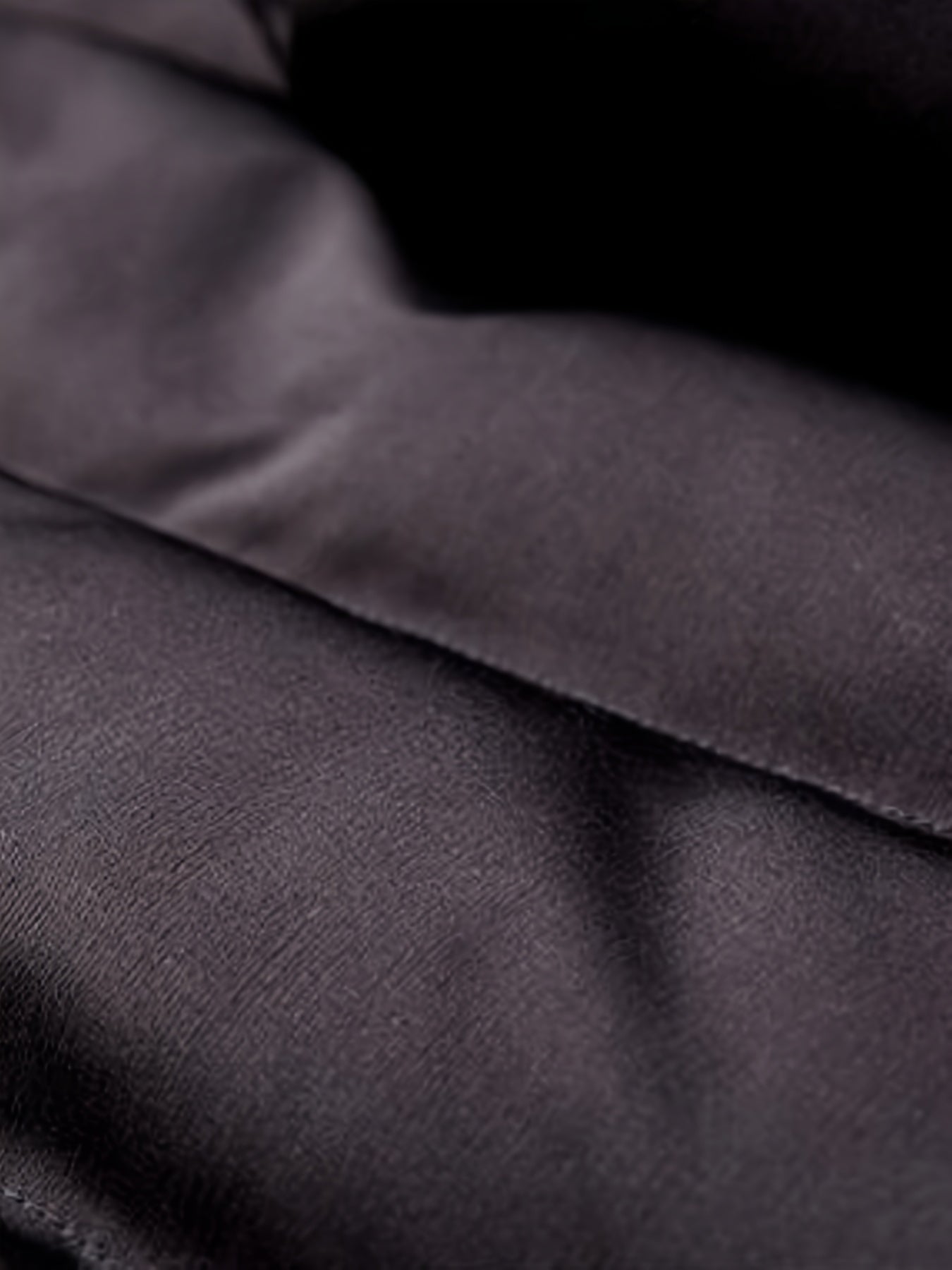 Стильный жилет с капюшоном для мальчиков на осень/зиму, выполненный из плотного полиэстера, с застежкой на молнии и дизайном в цветных блоках.