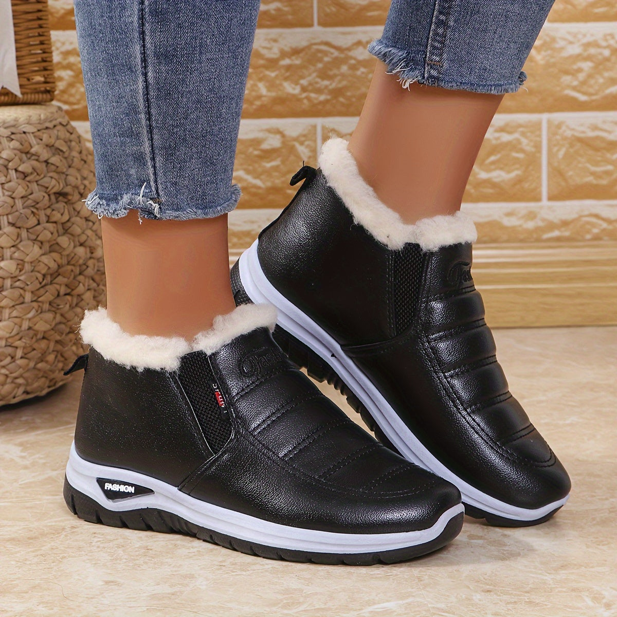 Women's insulated slip-resistant winter outdoor shoes