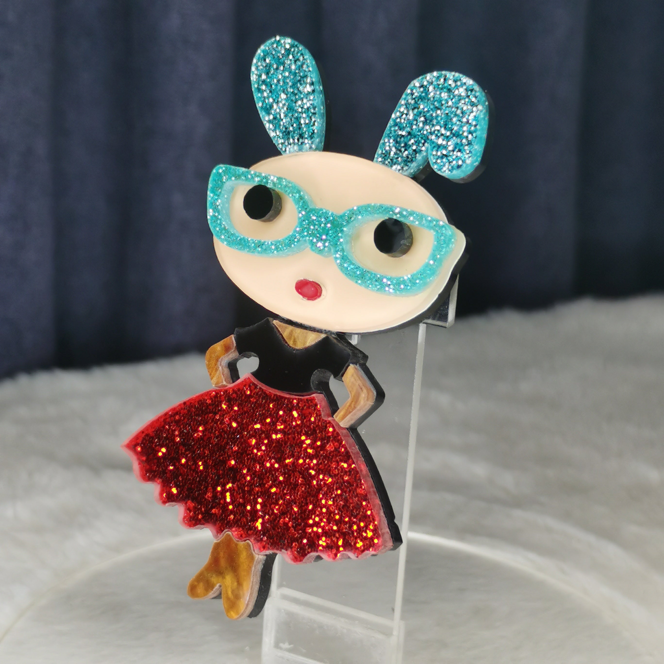 Vintage Rabbit Acrylic Brooch Cartoon Retro Irregular Shape Jewelry