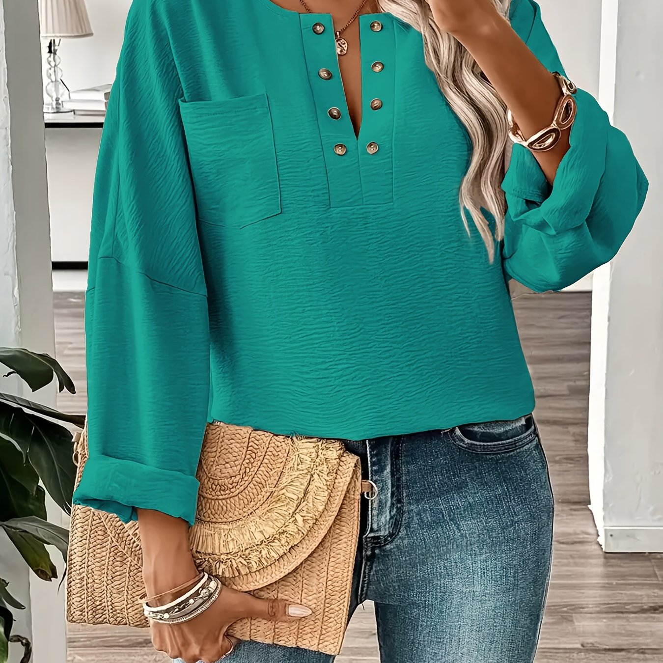 Women's Large Size Long Sleeve Woven Shirt for Spring and Fall