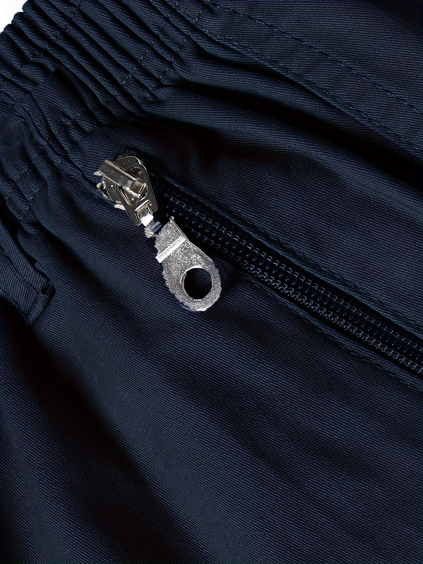 Erkaklar uchun paxta kargo shortlari, nafas oladigan mato, tortishqichli bel, fermuarlı cho'ntaklar, tasodifiy yozgi kiyim uchun ideal.