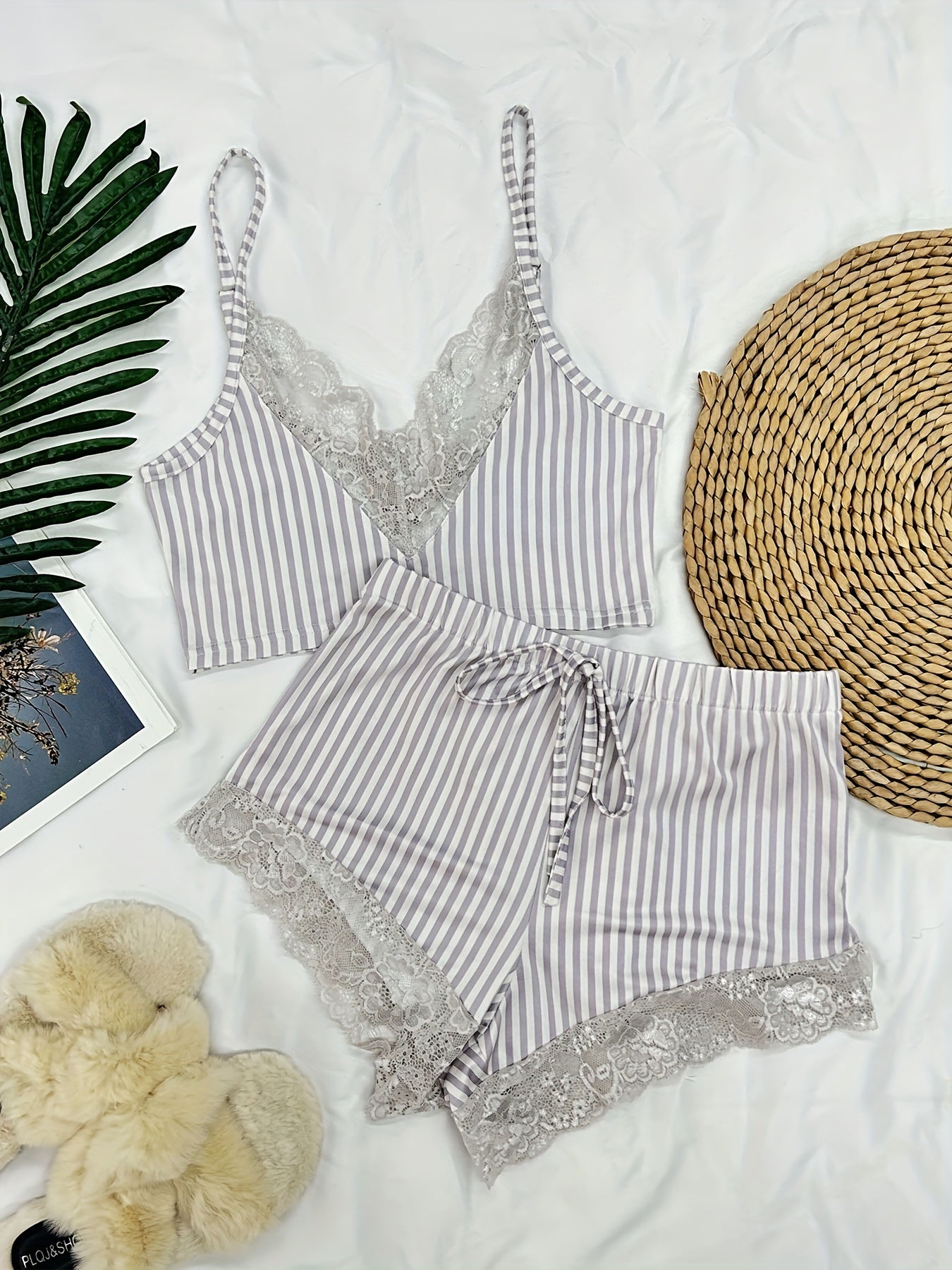 Ayollar uchun chiziqli pijama to'plami, dantel bezakli, qisqa ko'ylak, mini shortlar va erkin kesim