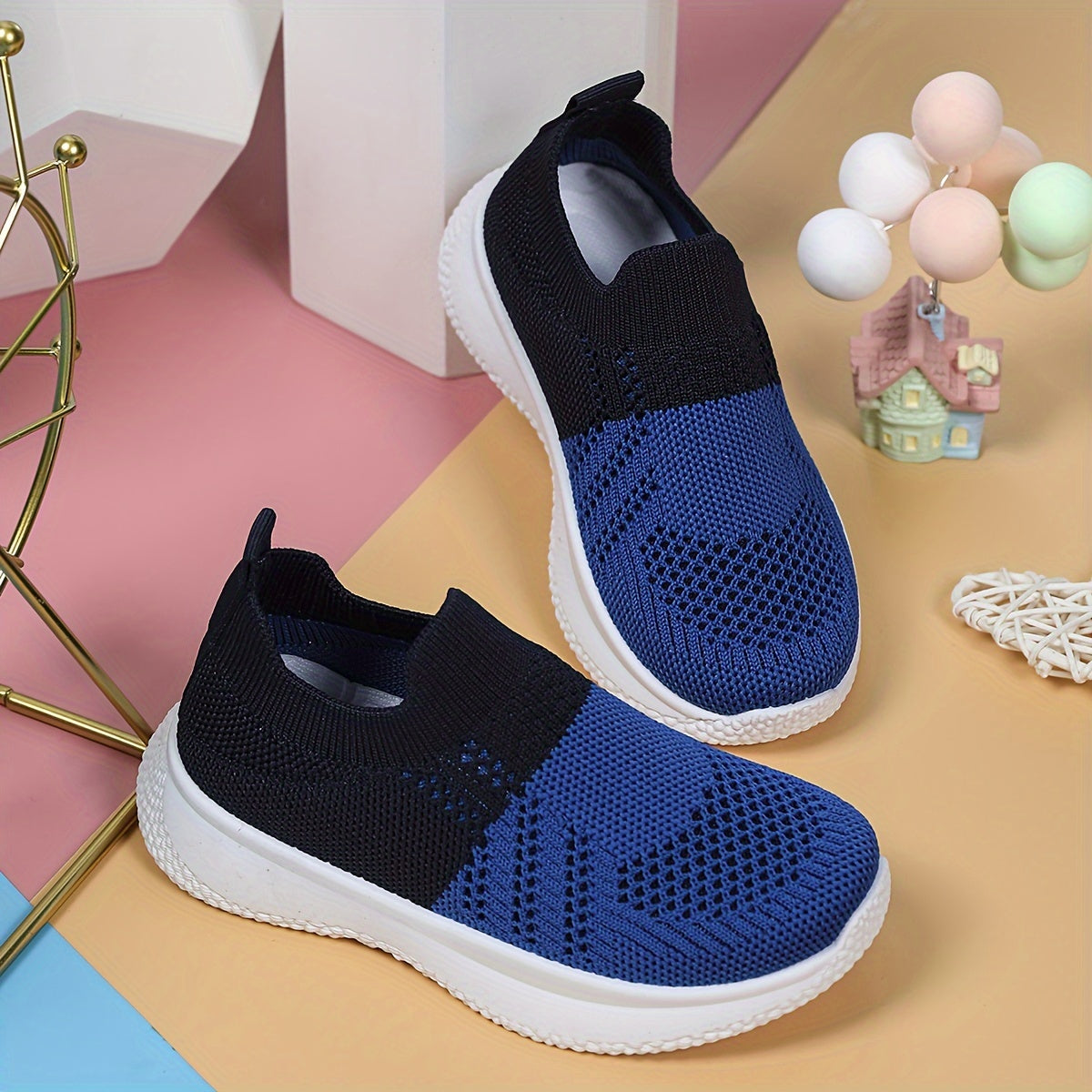 Дышащие трикотажные кроссовки для мальчиков с геометрическим узором, верх из полого материала, низкий ход, повседневная обувь для возрастных групп до 14 лет