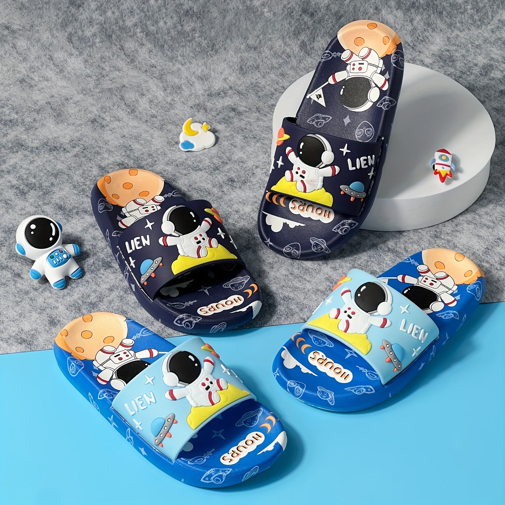 Kids Casual Cartoon Spaceman Slippers Non-Slip Lightweight Indoor Vacation Shoes