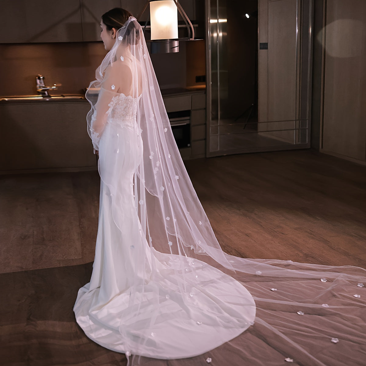 Elegant Bridal Veil with Romantic Princess Theme Polyester Fiber for Weddings and Events