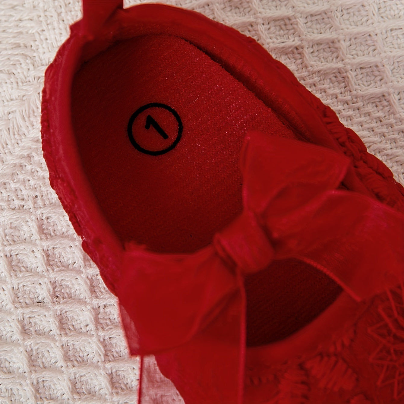 Kichkina qizlar Mary Jane poyabzali yumshoq taglik chiziqlari bilan gullar bilan bolalar poyabzali 0-15 oy uchun