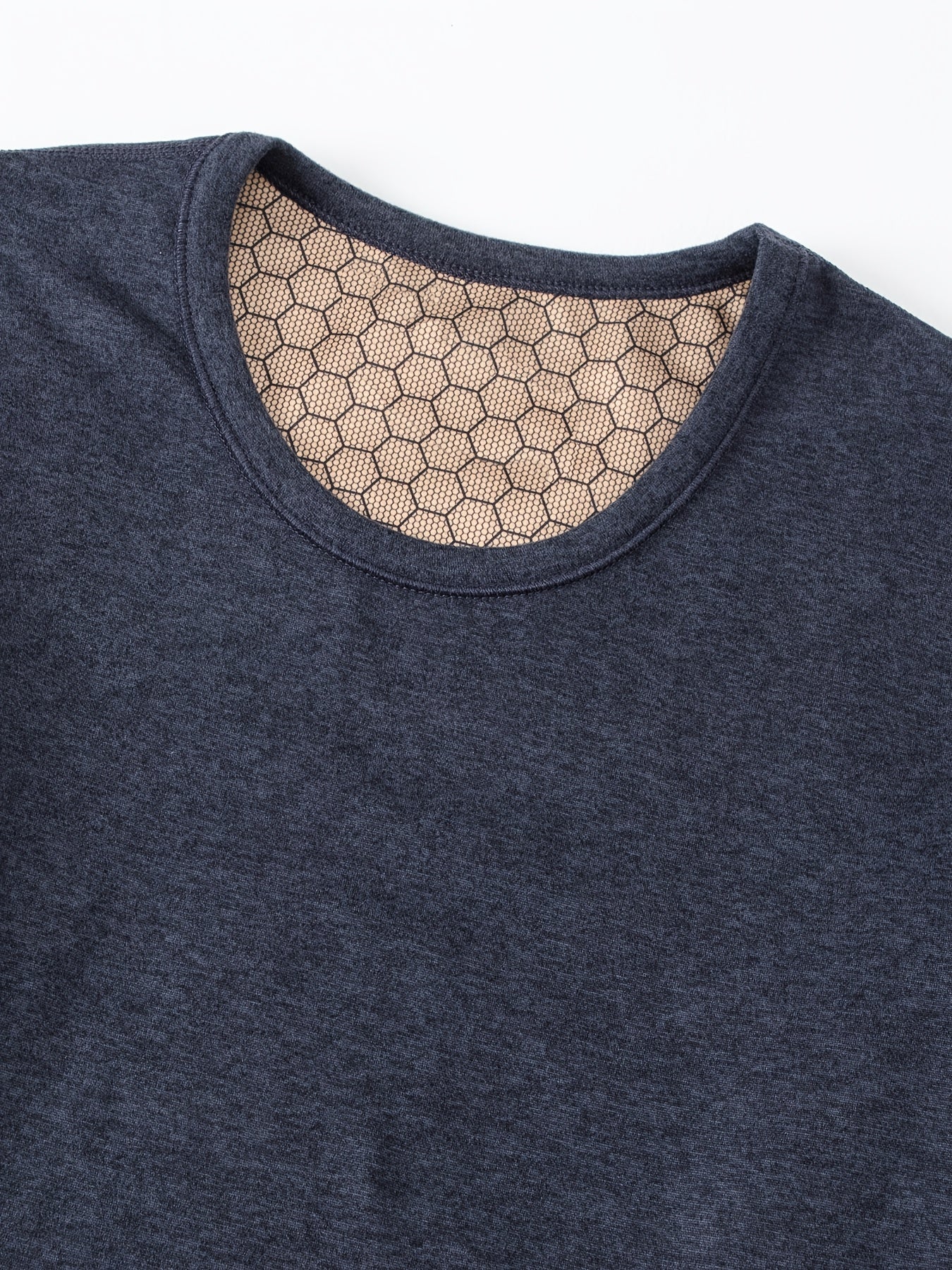 2 ta erkaklar kuz kiyimlari to'plami, qishda iliqlik uchun sviter va shimlarni o'z ichiga oladi.