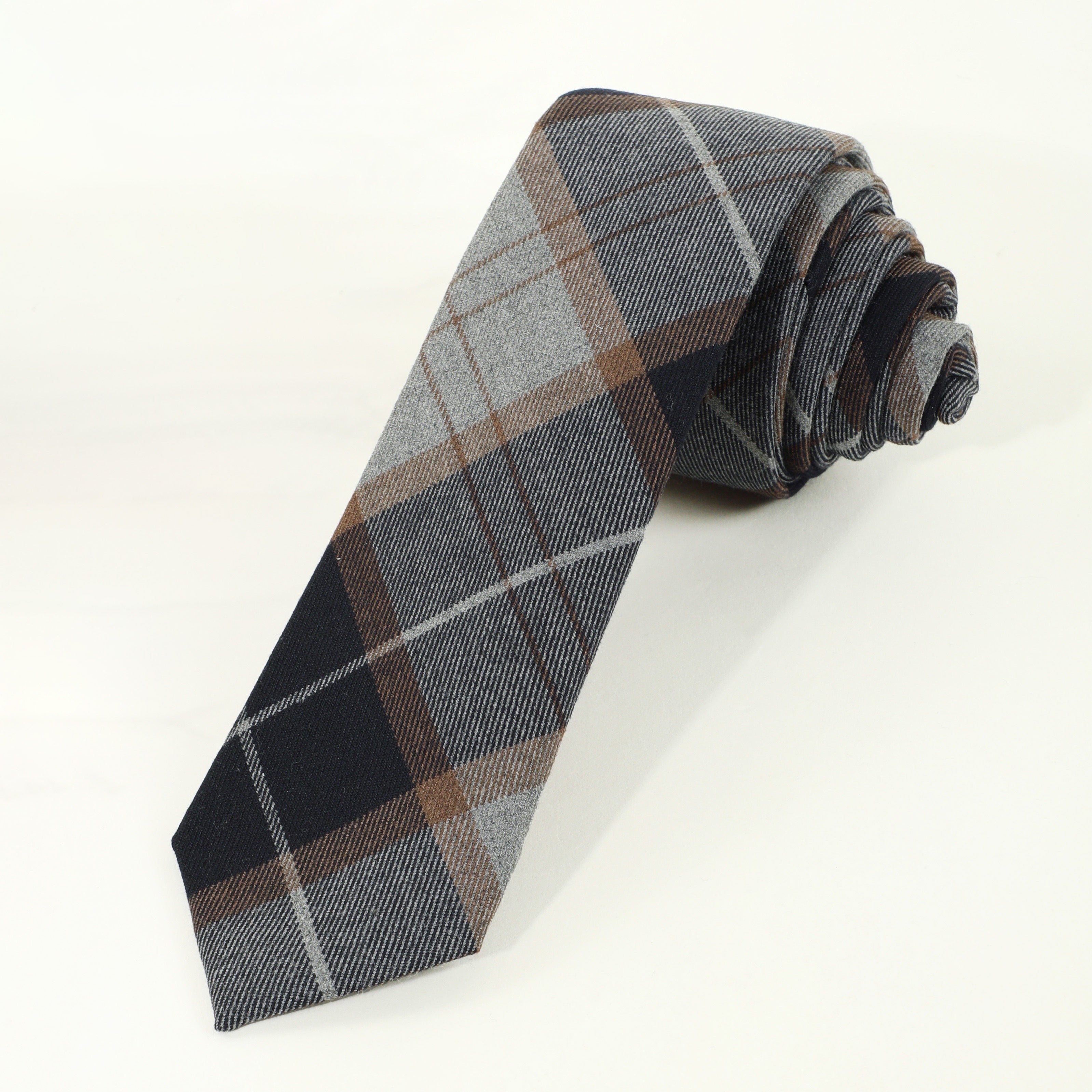 Men's Striped Polyester Tie for Business and Casual Wear