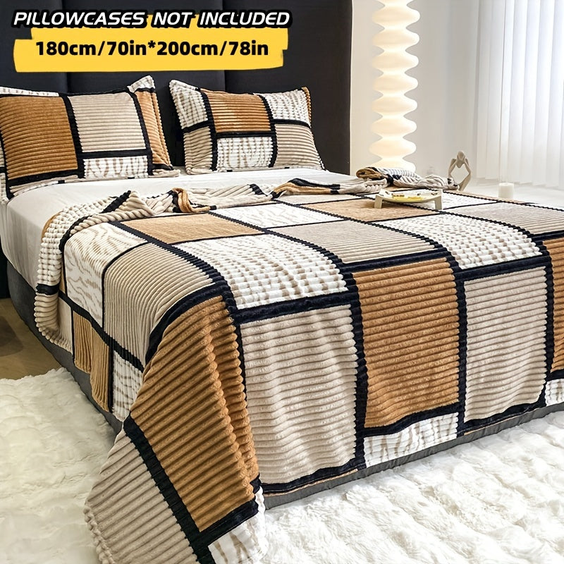 Yumshoq va qulay plush ko'rpa, plaid naqshiga ega, sayohat, divan, yotoq va uy bezatish uchun mukammal.