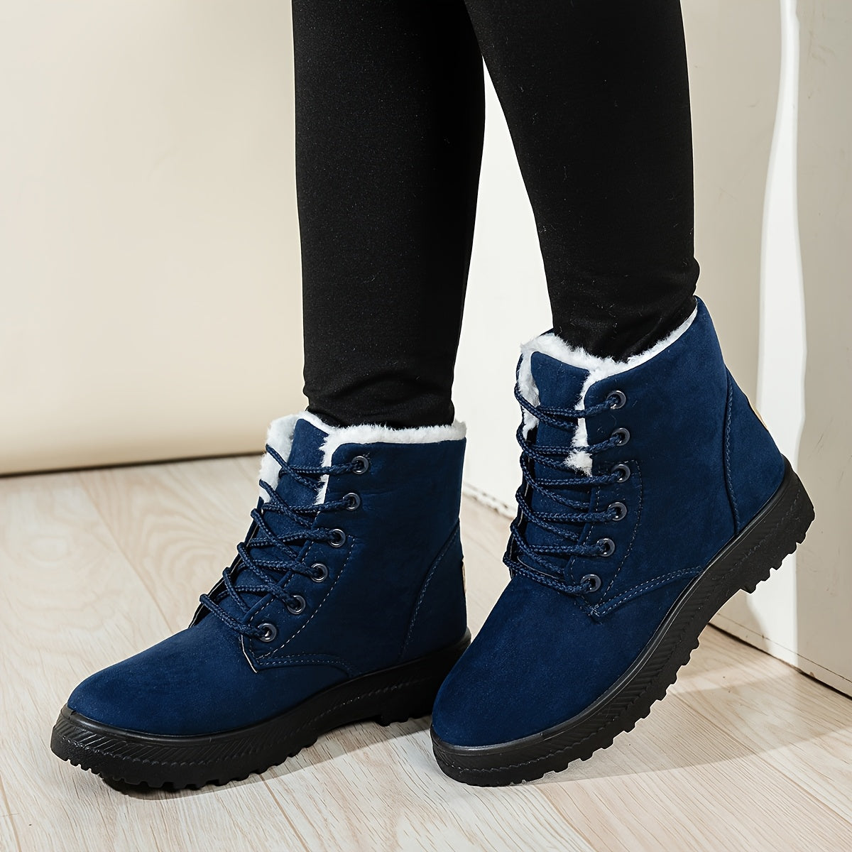 Women's Short Plush Lined Casual Lace Up Winter Ankle Boots