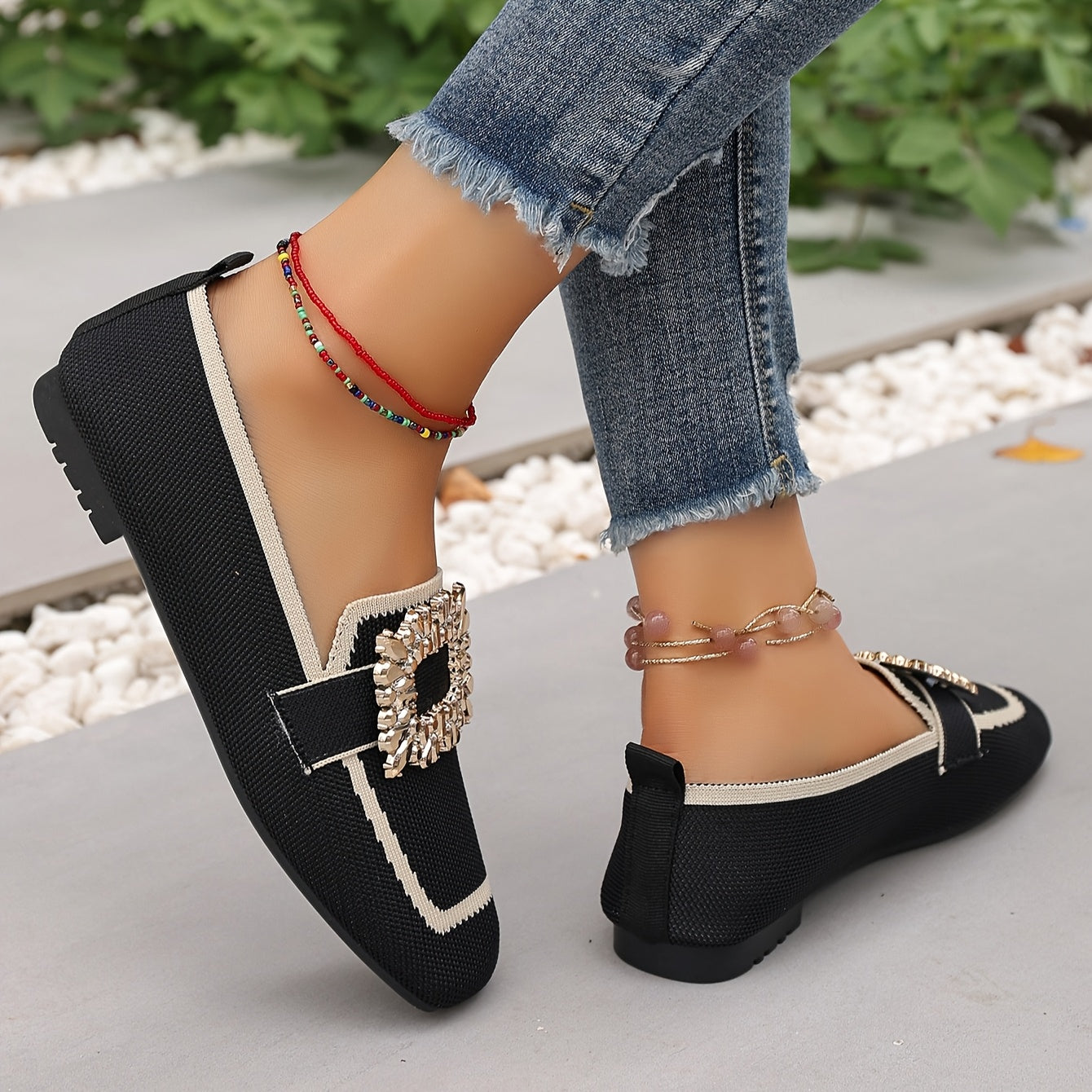 Ayollar uchun plus o'lchamli oson kiyiladigan flatslar, kvadrat burchakli rhinestones bilan, nafas oladigan mato