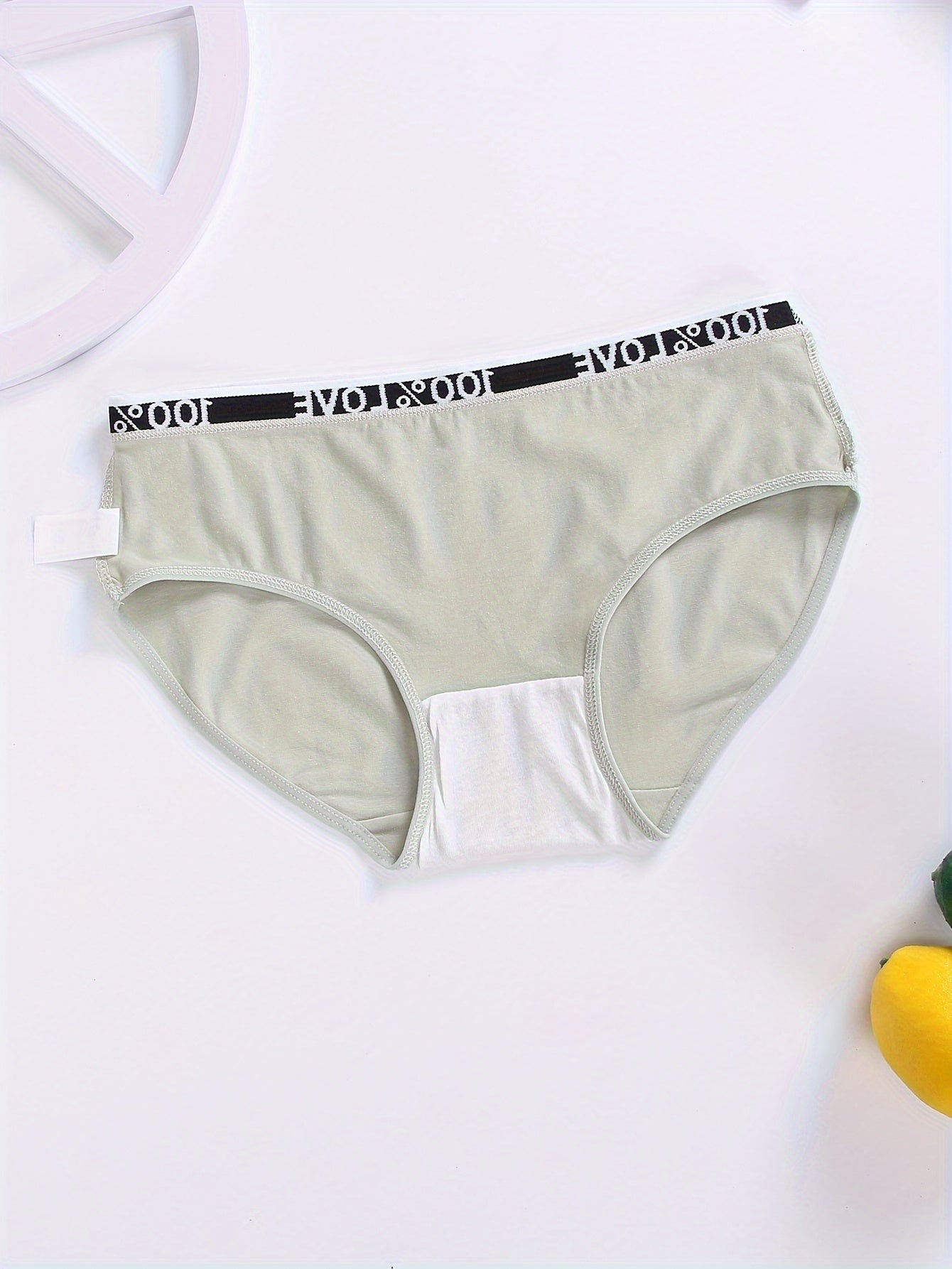 Women’s Seamless Nylon Polyester Lingerie Set with Non-Padded Bra and Panties