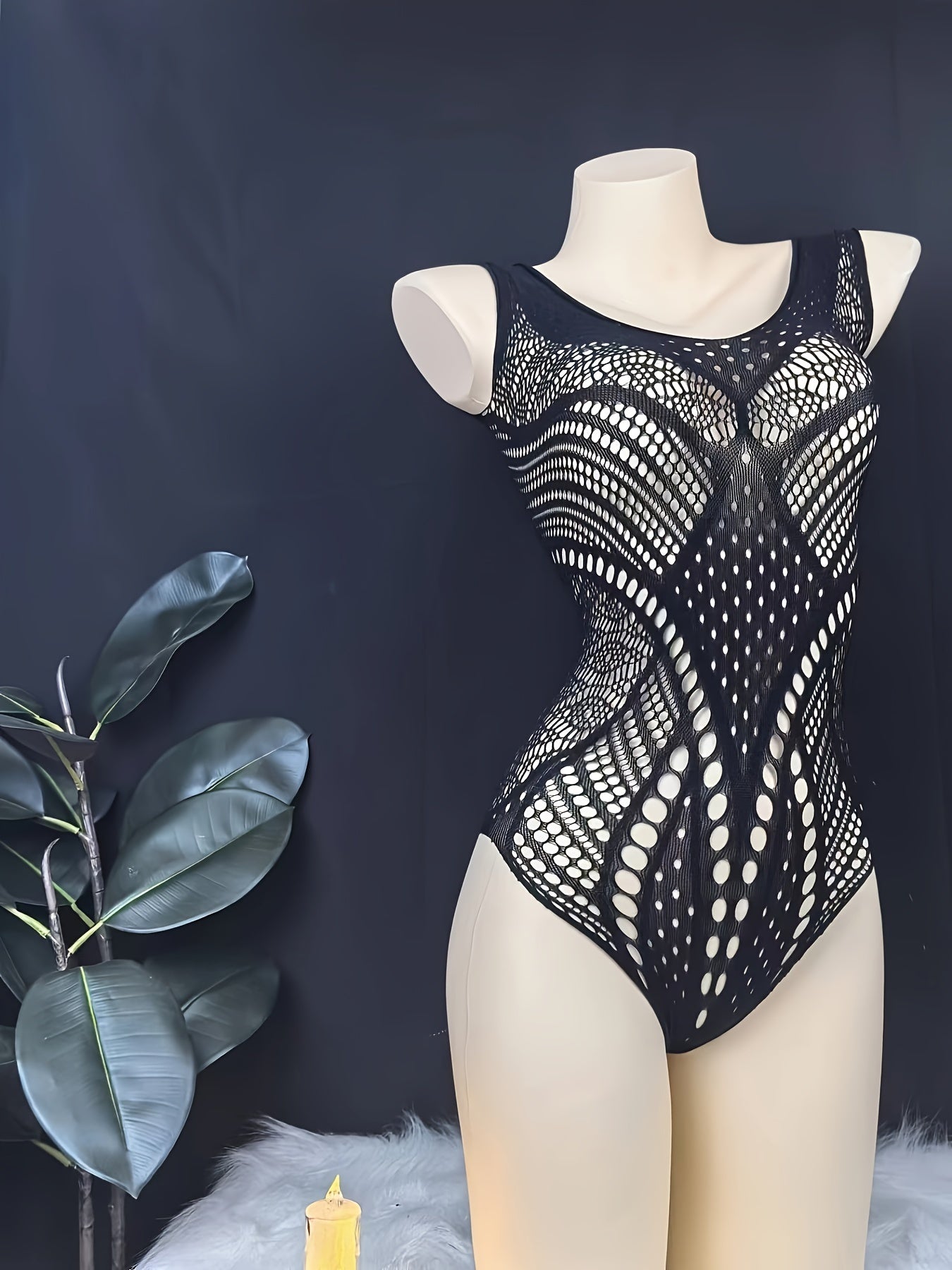 Dantel bodysuit: Jozibador, kattalar uchun, tor qoplangan dantel tafsilotlari va ayollar uchun ko'krakni qo'llab-quvvatlash bilan nyolon to'qilgan.