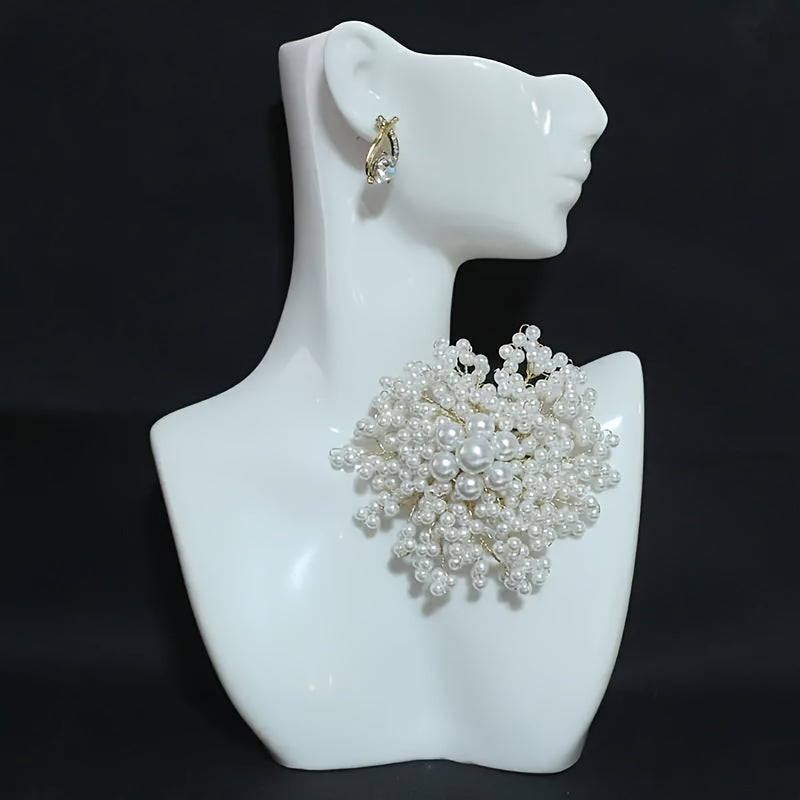 Women's Pearl and Rhinestone Brooch Pin Elegant Fashion Accessory