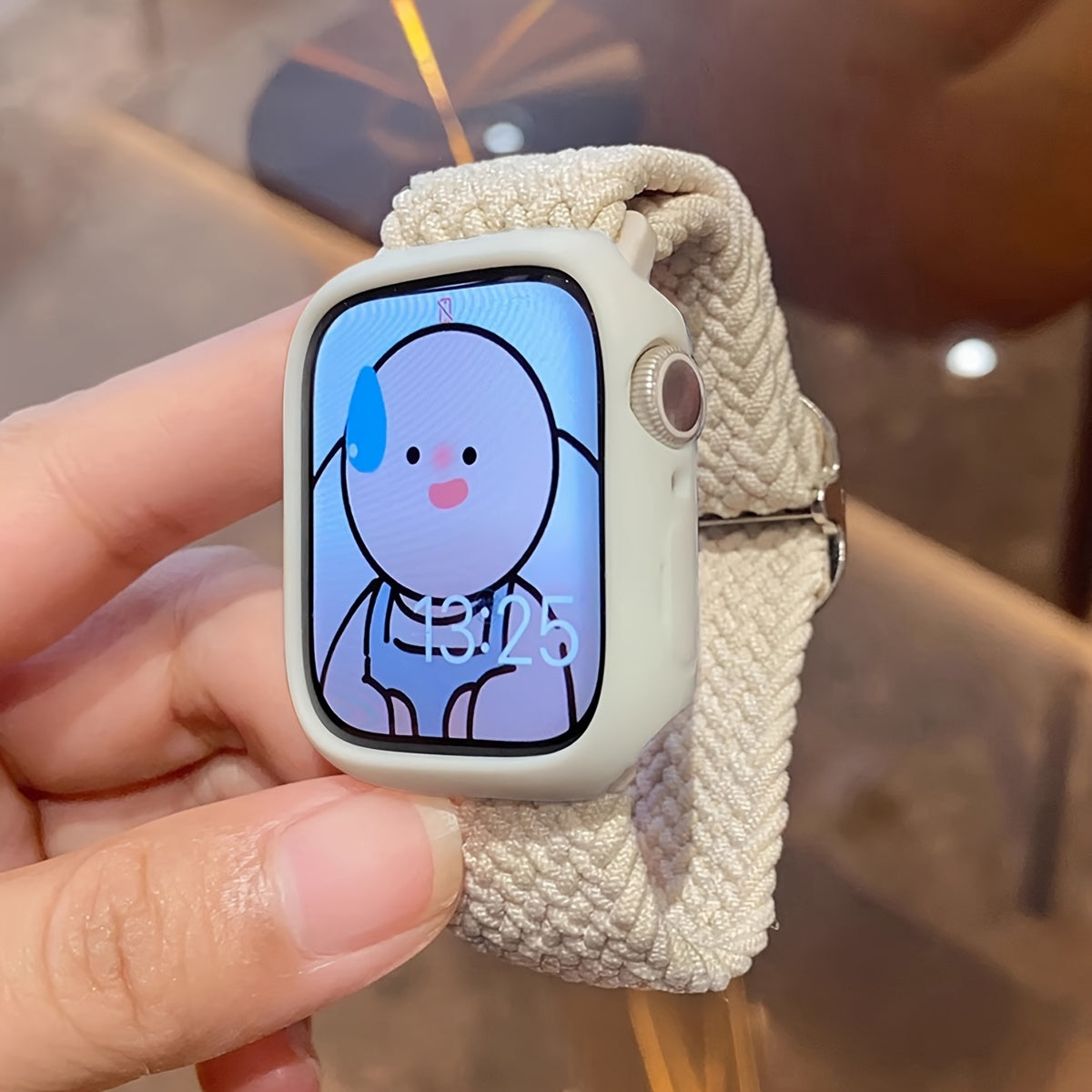 Набор из 2 модных эластичных тканевых ремешков для часов и мягкого силиконового защитного чехла для Apple Watch. Подходит для Apple Watch размером от 38 мм до 49 мм и серии Ultra до 1. Умные часы.