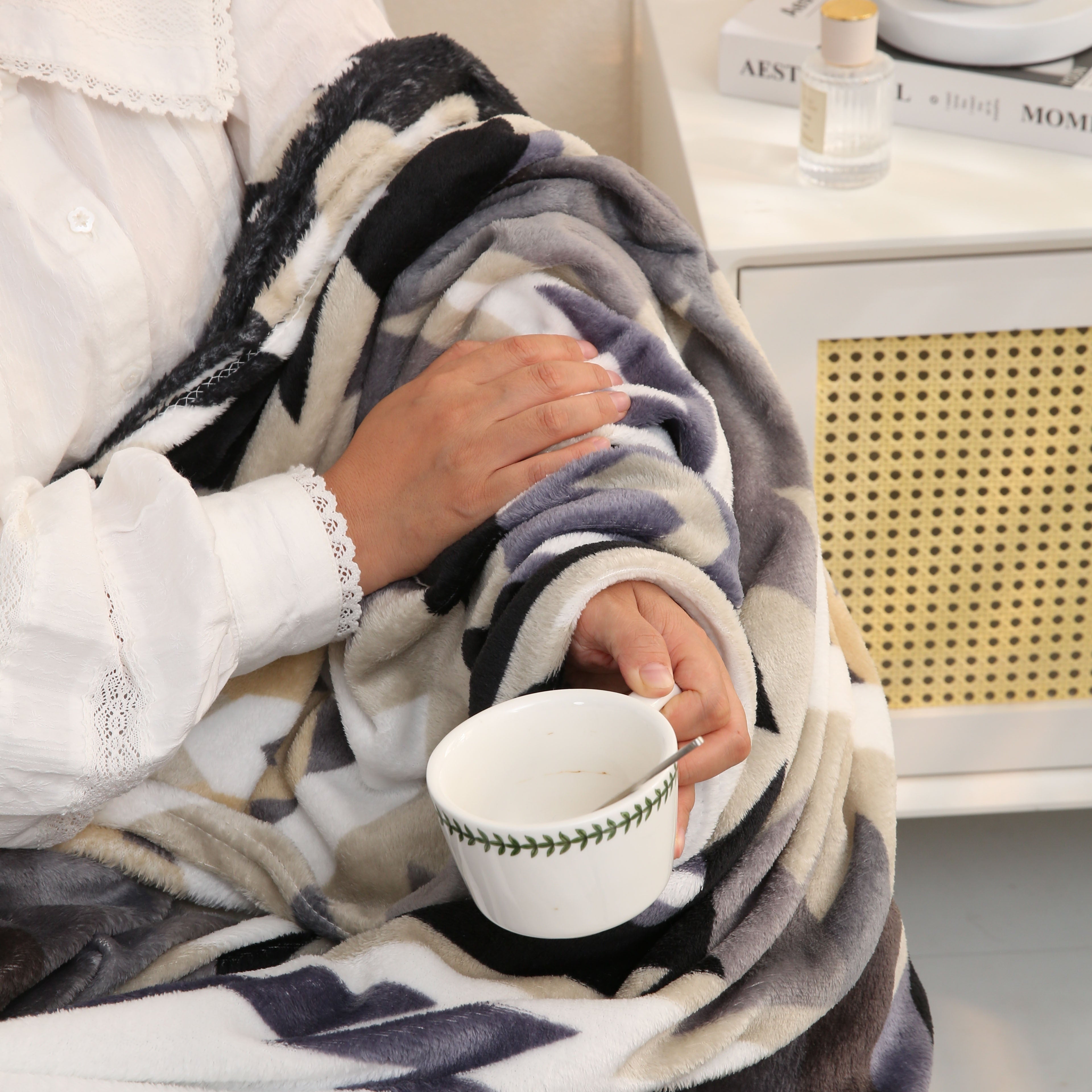 Manta de felpa de estilo nativo americano con patrón azteca, suave, ligera y perfecta para sofá, cama o viajes