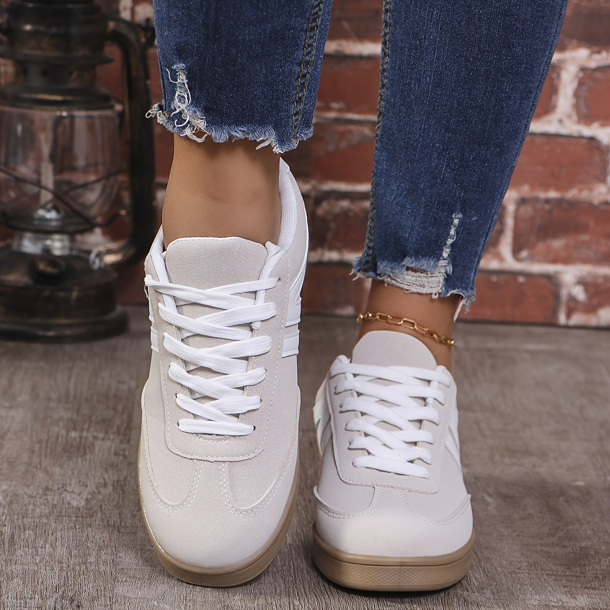 Women's Casual Retro Flat Lace-Up Sneakers Microfiber Low Top All-Season