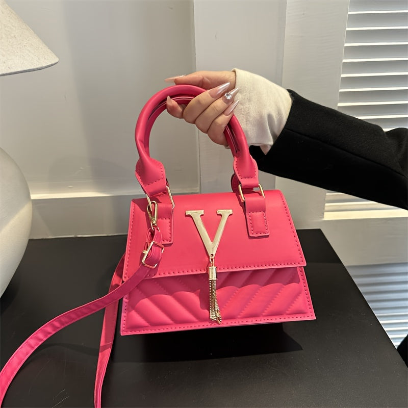 Bolso bandolera acolchado con charm de borla, bolso pequeño de cuero PU grabado para mujeres