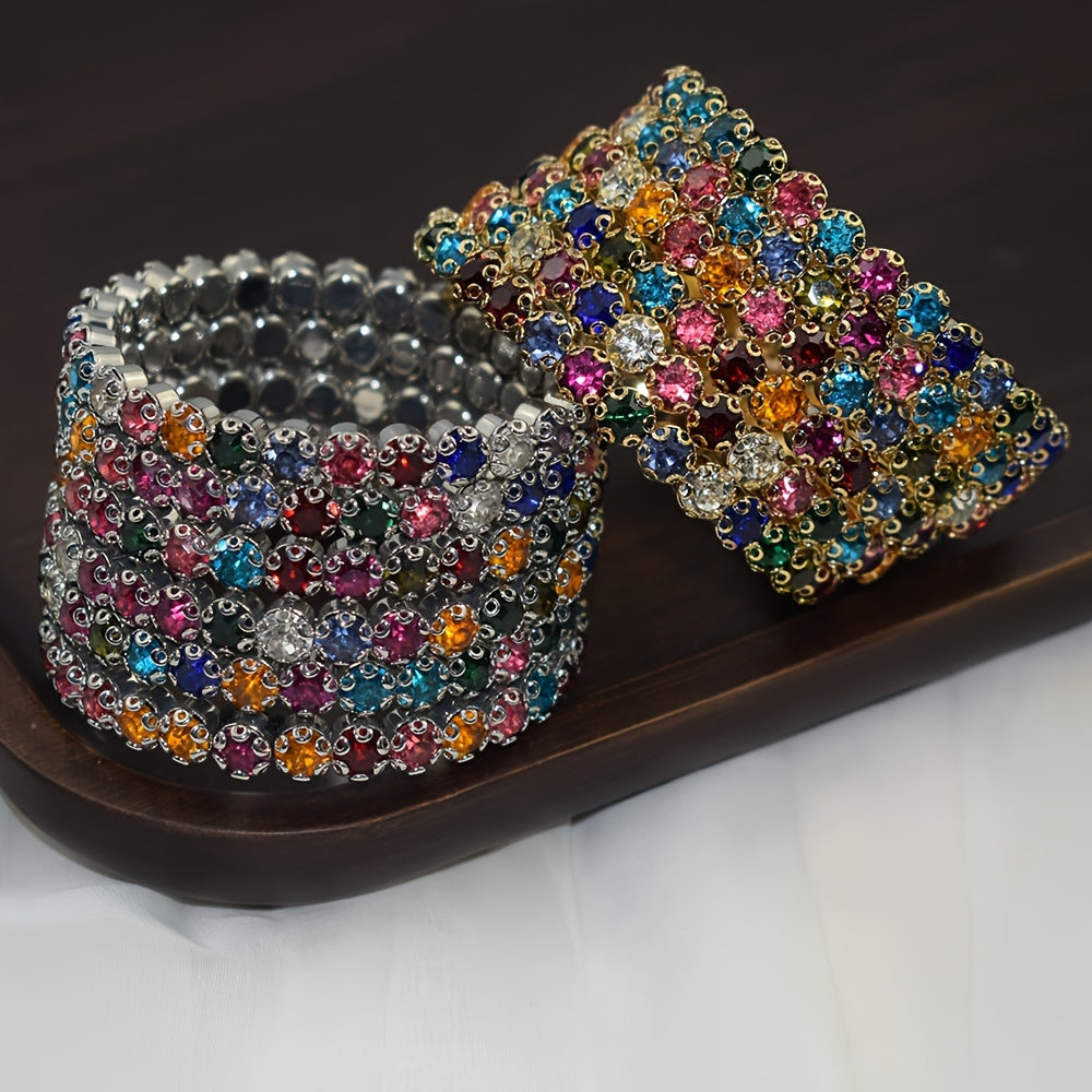 Jozibali va ko'p qirrali, ko'p qatlamli o'ralgan dizaynga ega bilaguzuk