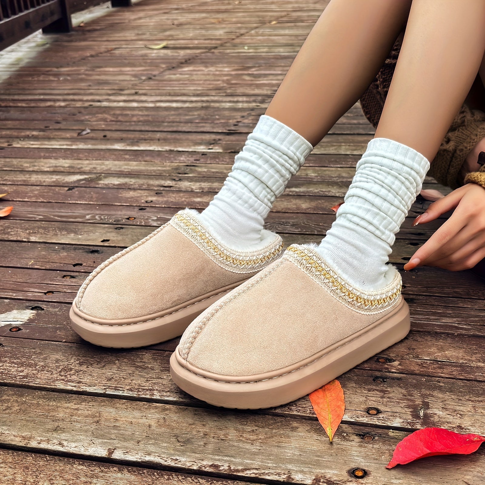 Женские плюшевые тапочки уютные тёплые нескользящие домашние обувь бежевый черный