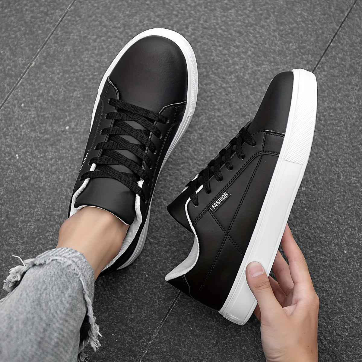 Men's Casual Skateboard Sneakers Low Top Solid Color Graphic Design EVA Sole