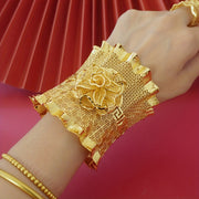 Zarif 24K oltin qoplangan mis bilaguzuk va uzuk to'plami - Maxsus tadbirlar va voqealar uchun ideal, yilning istalgan vaqtida foydalanish uchun mos