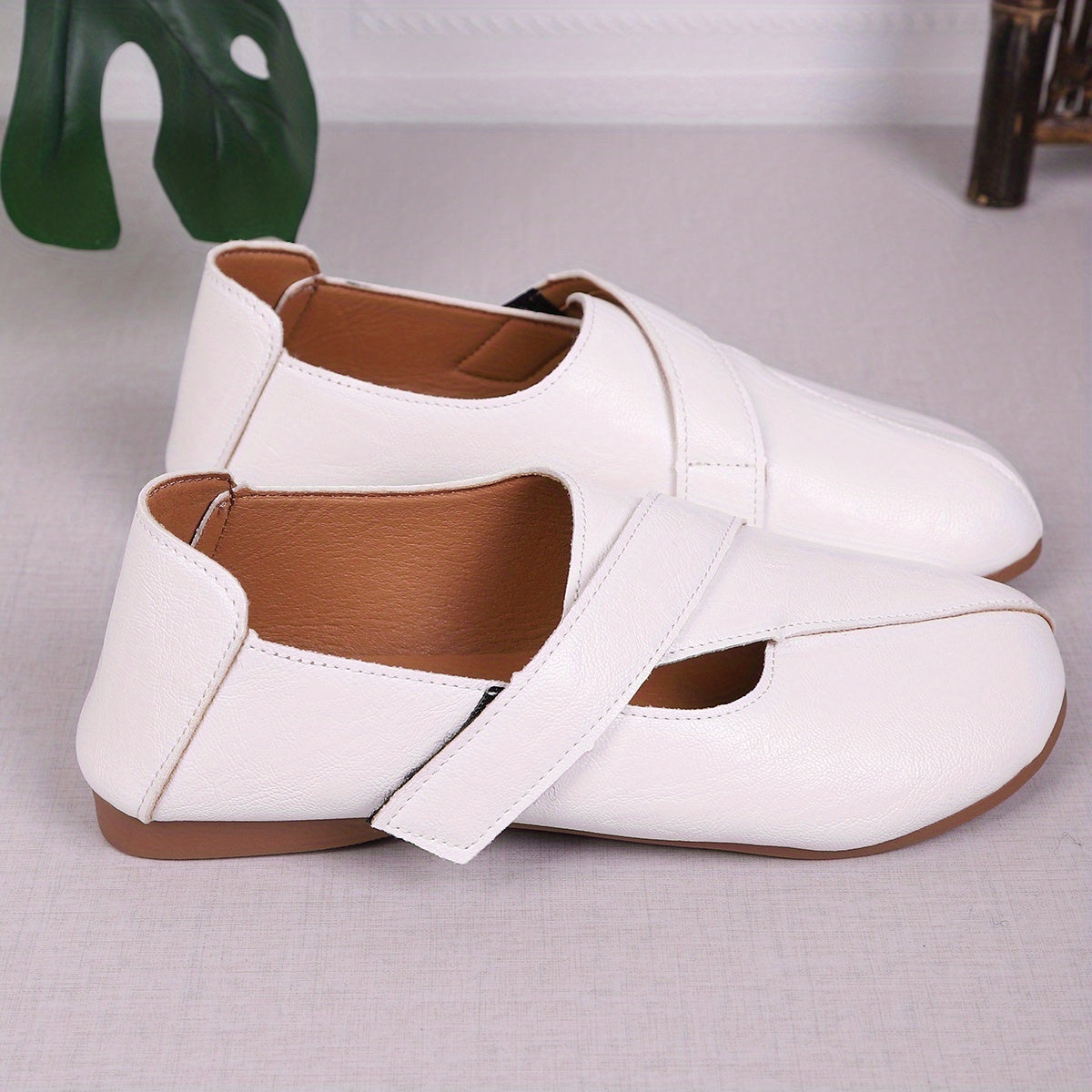 Women's Retro-Style Comfort Flats with Hook-and-Loop Fastener in Green