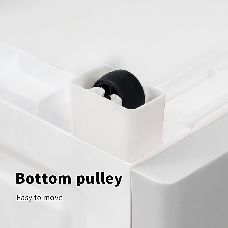 Kiyimlar, o'yinchoqlar, atıştırmalıklar va tartibga solish uchun tortma bilan keng saqlash qutisi.