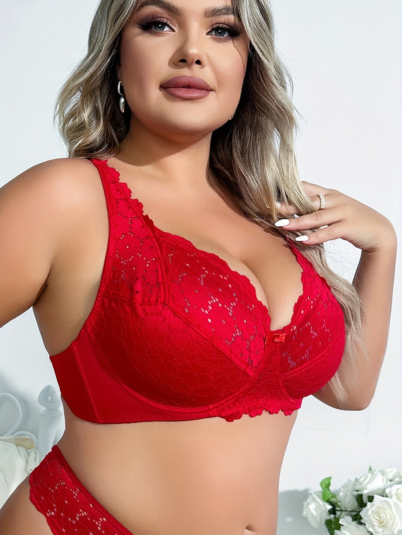 Plus Size Lace Bralette Underwire No Padding Solid Color Contrast Lace Medium Stretch