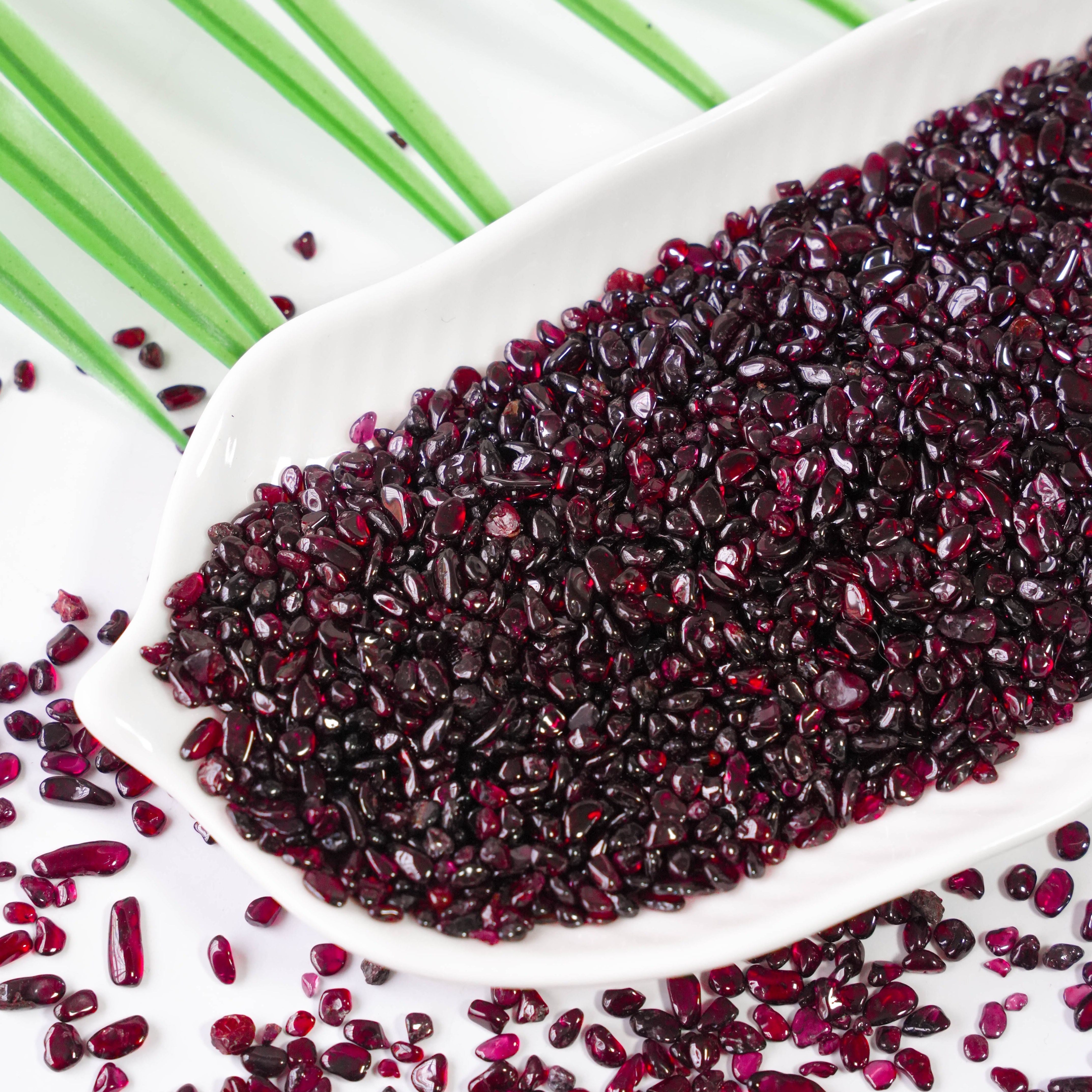 Natural Garnet Gravel for Fish Tanks and Gardens Polished Stones for Aquatic and Landscape Use