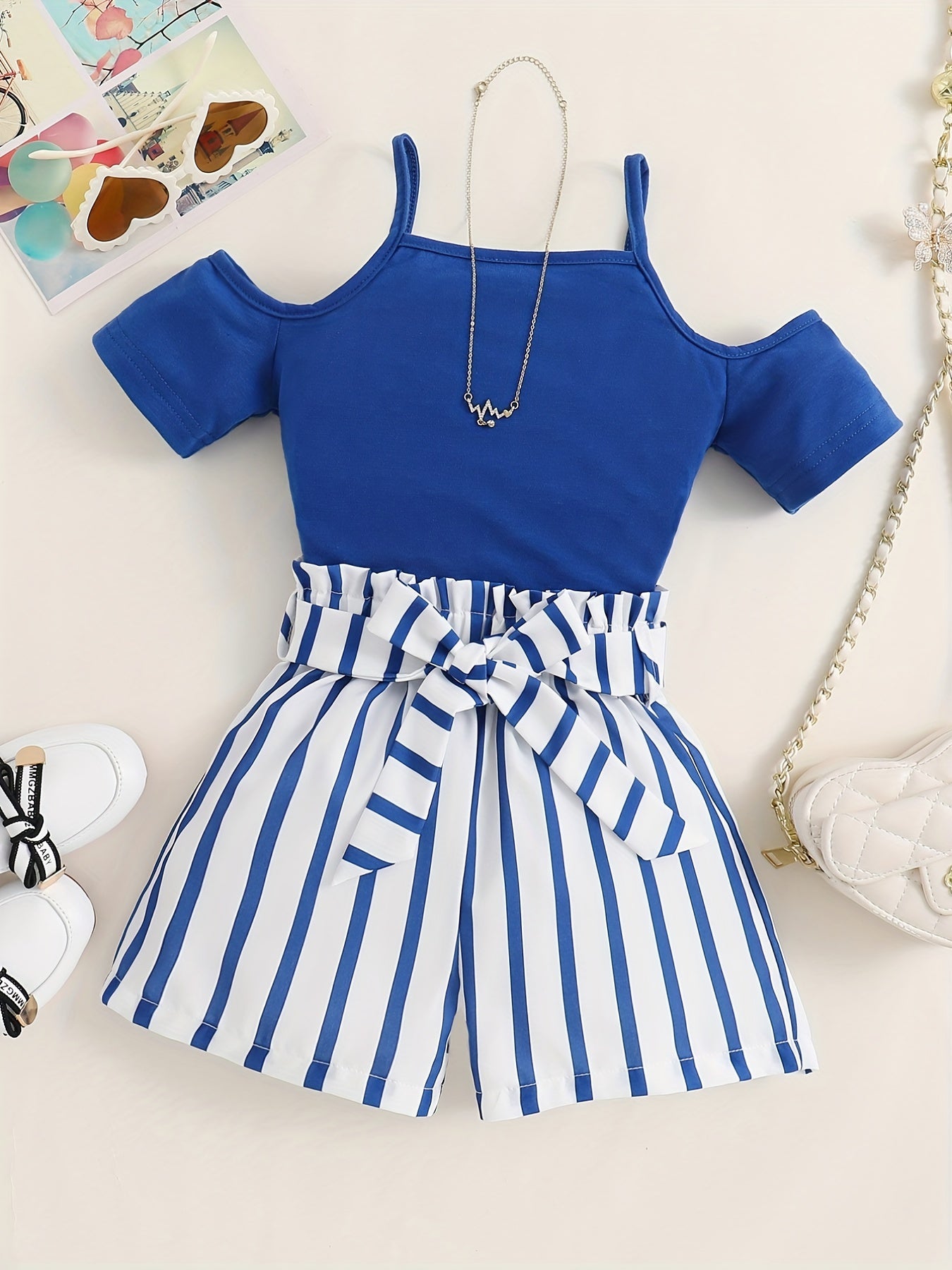 Летний двухпредметный комплект для девочек: топ-ками и полосатые шорты с ремнём для повседневной прогулки на свежем воздухе