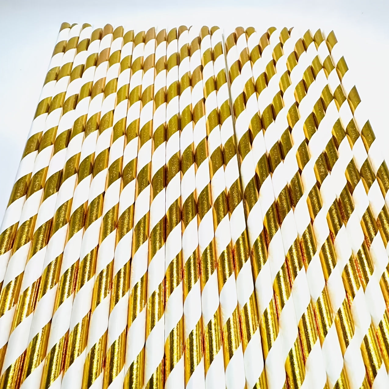 Paquete de 25 o 100 pajillas de papel dorado y blanco con rayas creativas para fiestas y decoraciones