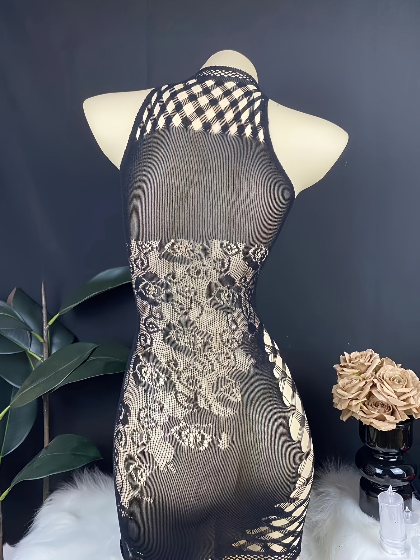 Vestido ajustado de encaje negro con detalle de recorte para discoteca